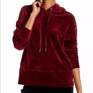 Red Velvet Harlowe & Graham pull over